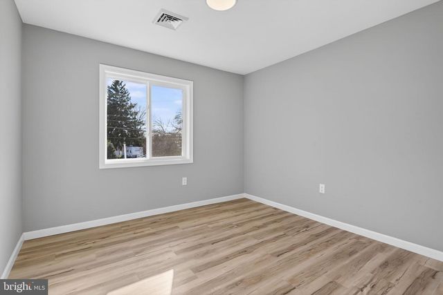 1721 PIONEER RD, Lancaster, PA 17602