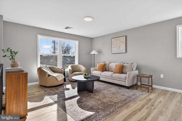 1721 PIONEER RD, Lancaster, PA 17602