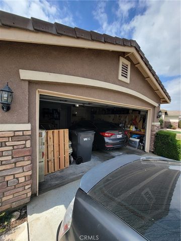 26461 PRAIRIE Lane, Moreno Valley, CA 92555