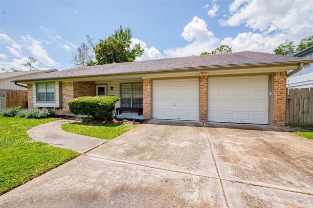 7231 Pine Grove Drive, Houston, TX 77092