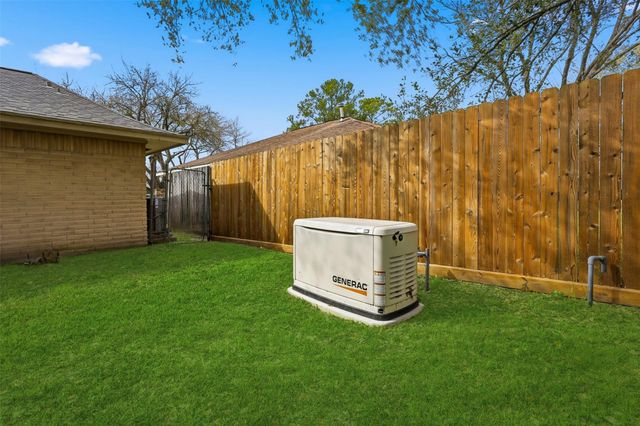 7222 Log Hollow Drive, Houston, TX 77040