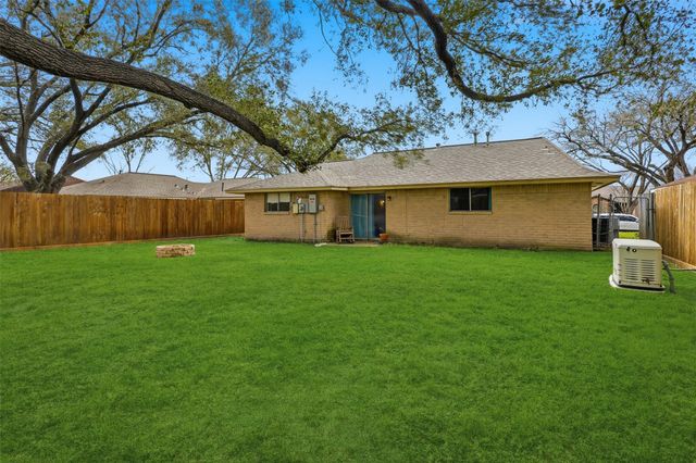 7222 Log Hollow Drive, Houston, TX 77040