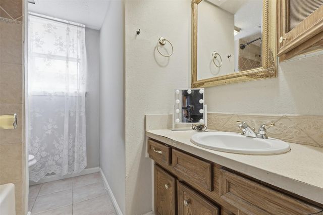 7222 Log Hollow Drive, Houston, TX 77040