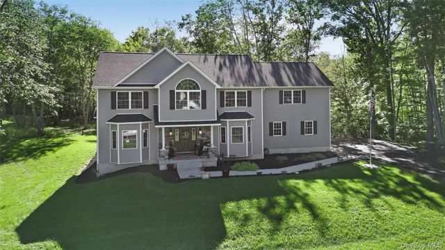 112 Elise Drive, Middletown, NY 10941