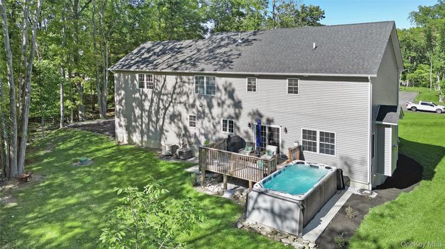 112 Elise Drive, Middletown, NY 10941