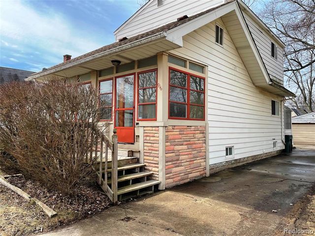 916 Owana Avenue, Royal Oak, MI 48067