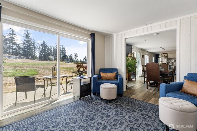 750 SW Thornberry Drive, Oak Harbor, WA 98277