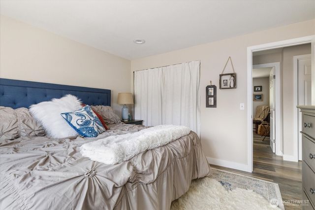 750 SW Thornberry Drive, Oak Harbor, WA 98277