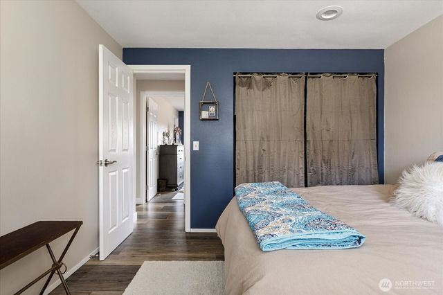 750 SW Thornberry Drive, Oak Harbor, WA 98277