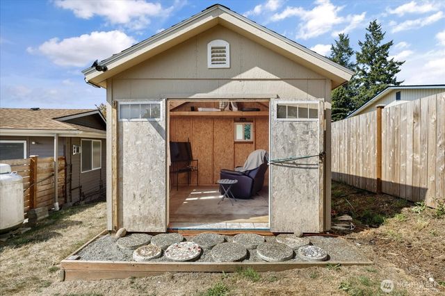 750 SW Thornberry Drive, Oak Harbor, WA 98277