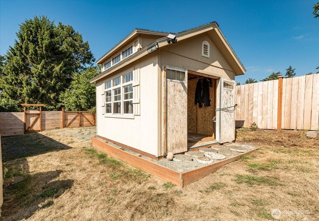 750 SW Thornberry Drive, Oak Harbor, WA 98277