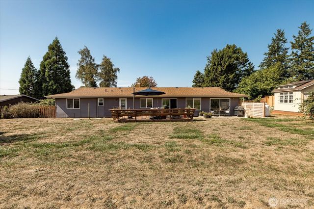 750 SW Thornberry Drive, Oak Harbor, WA 98277