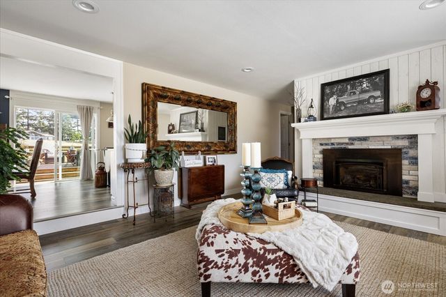 750 SW Thornberry Drive, Oak Harbor, WA 98277