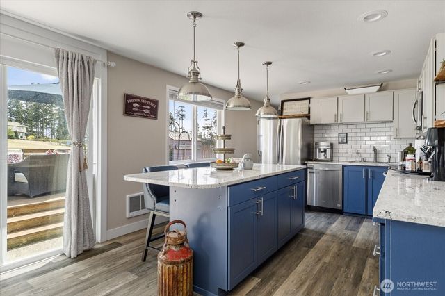 750 SW Thornberry Drive, Oak Harbor, WA 98277