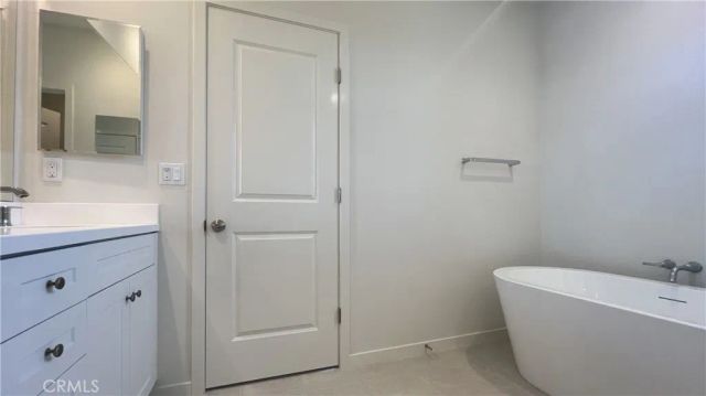 110 Sunnyside, Irvine, CA 92618