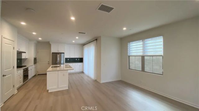 110 Sunnyside, Irvine, CA 92618
