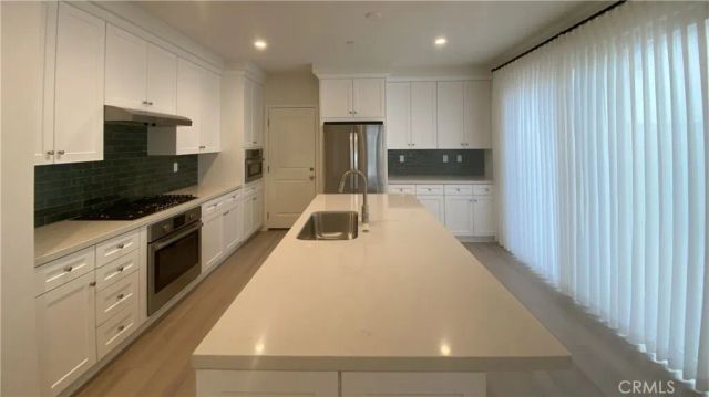 110 Sunnyside, Irvine, CA 92618