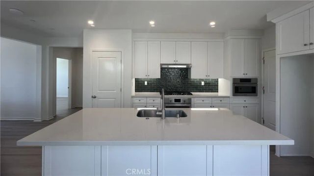 110 Sunnyside, Irvine, CA 92618