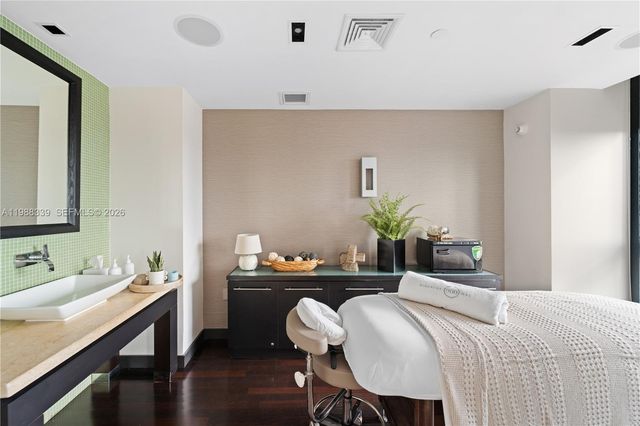 900 Biscayne Blvd 1704, Miami, FL 33132