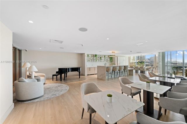 900 Biscayne Blvd 1704, Miami, FL 33132