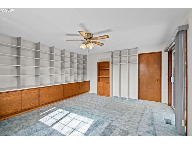 2276 B St, Hubbard, OR 97032