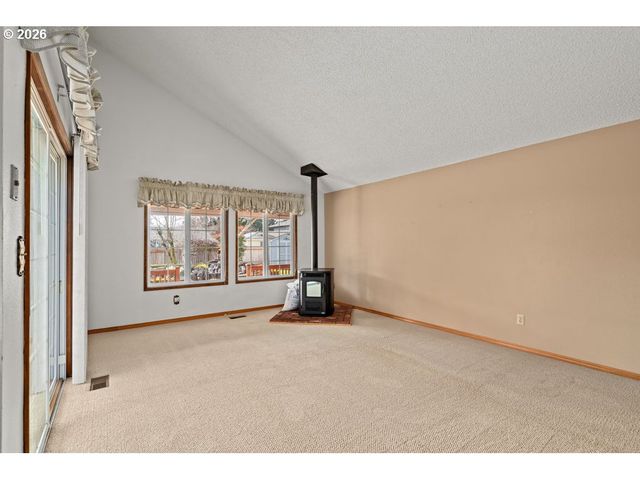 2276 B St, Hubbard, OR 97032