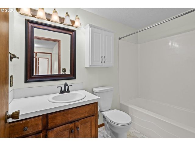 2276 B St, Hubbard, OR 97032