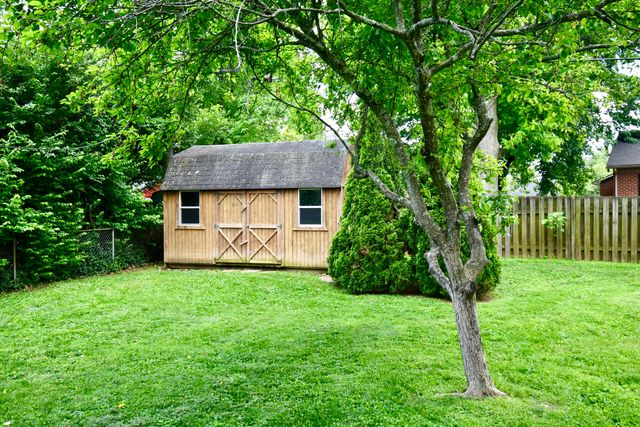 632 Nakomi Drive, Lexington, KY 40503