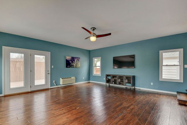 3007 E Beaumont Street, Springfield, MO 65804