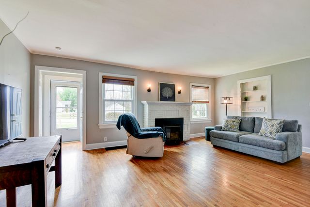 3007 E Beaumont Street, Springfield, MO 65804