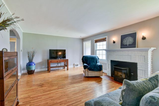 3007 E Beaumont Street, Springfield, MO 65804