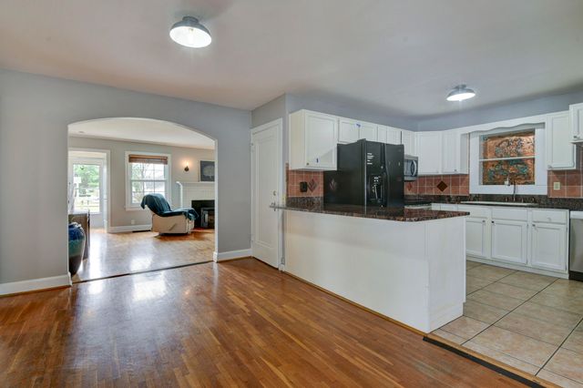 3007 E Beaumont Street, Springfield, MO 65804