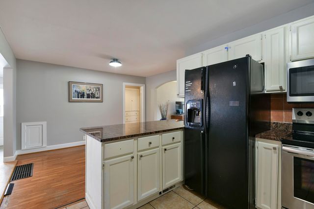 3007 E Beaumont Street, Springfield, MO 65804