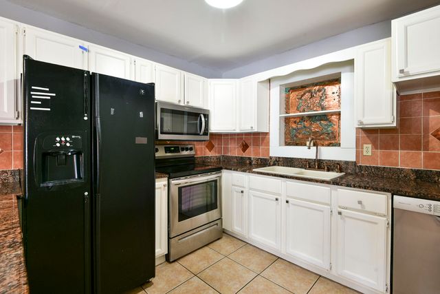 3007 E Beaumont Street, Springfield, MO 65804