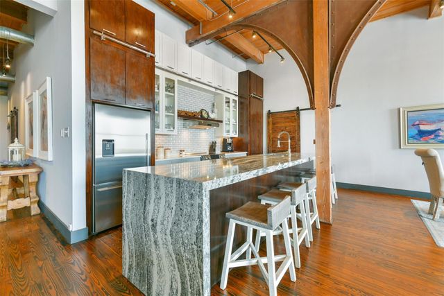 2400 Mechanic Street 503, Galveston, TX 77550