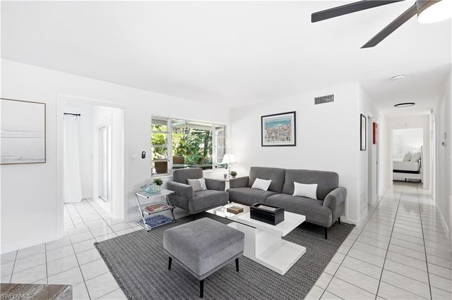 1147 Shady Rest LN, Naples, FL 34103