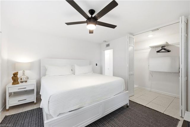 1147 Shady Rest LN, Naples, FL 34103