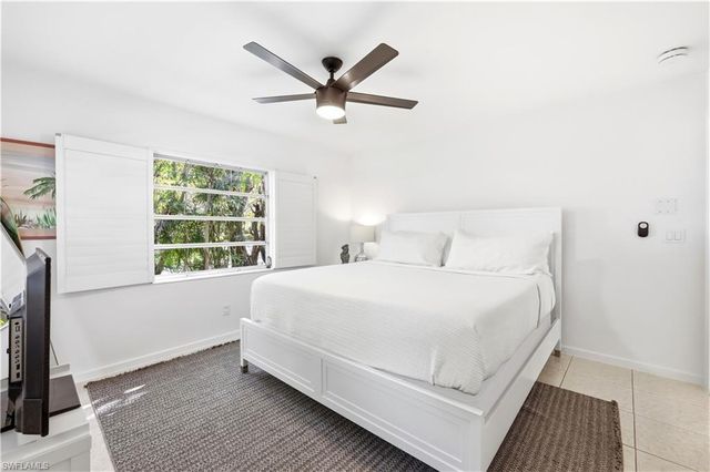 1147 Shady Rest LN, Naples, FL 34103