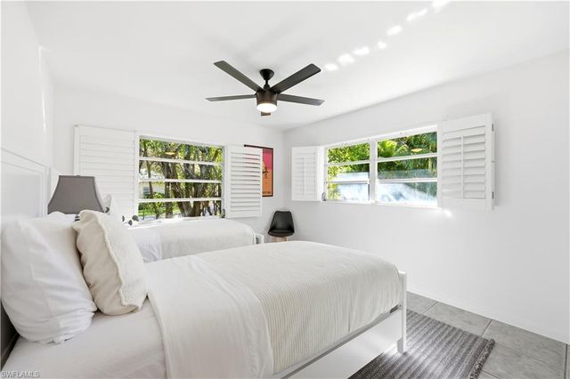 1147 Shady Rest LN, Naples, FL 34103