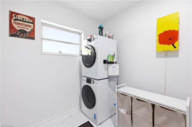 1147 Shady Rest LN, Naples, FL 34103