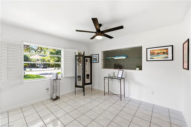 1147 Shady Rest LN, Naples, FL 34103