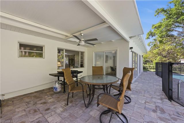 1147 Shady Rest LN, Naples, FL 34103