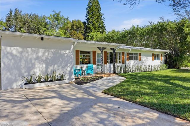 1147 Shady Rest LN, Naples, FL 34103