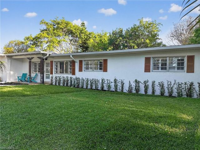 1147 Shady Rest LN, Naples, FL 34103