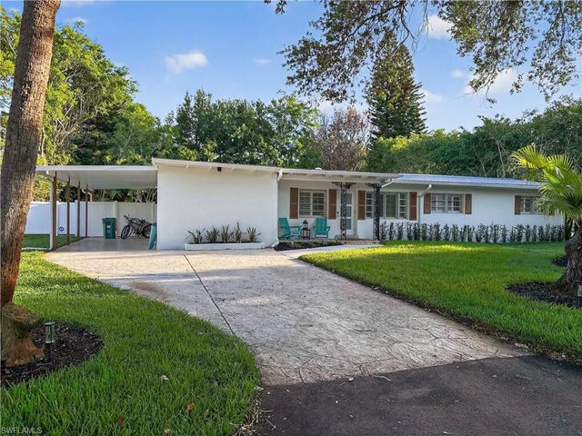 1147 Shady Rest LN, Naples, FL 34103