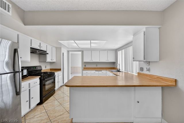 389 Summer Creek Court, Henderson, NV 89002