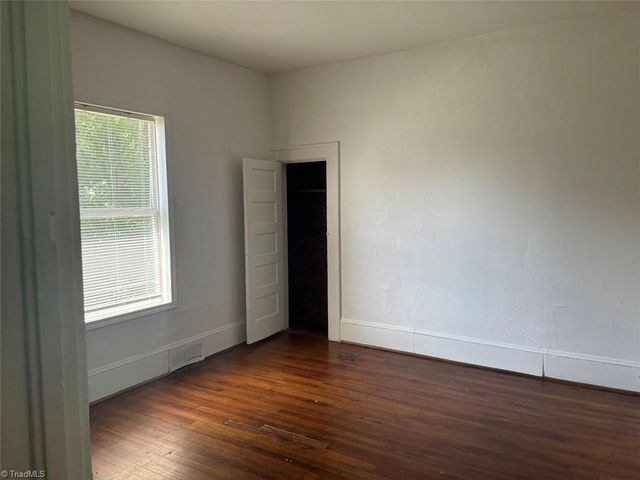 1917 NE 25th Street, Winston-salem, NC 27105