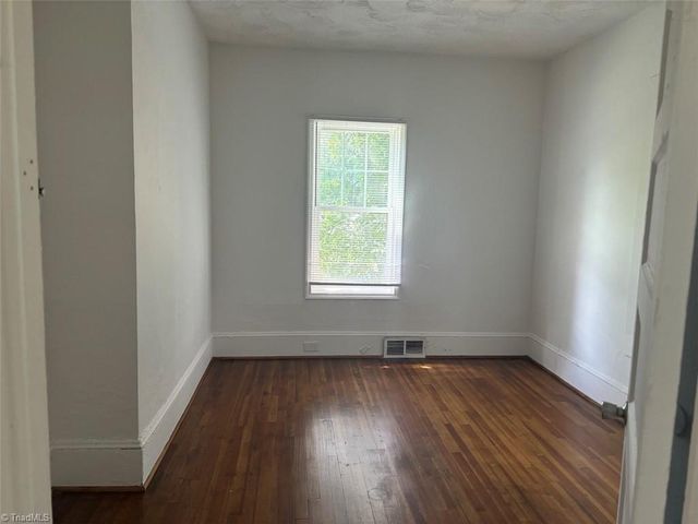 1917 NE 25th Street, Winston-salem, NC 27105