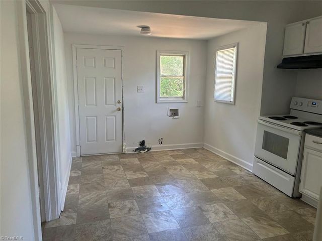 1917 NE 25th Street, Winston-salem, NC 27105