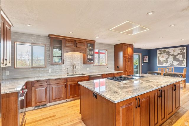 11940 S PINERIDGE RD, Sandy, UT 84094